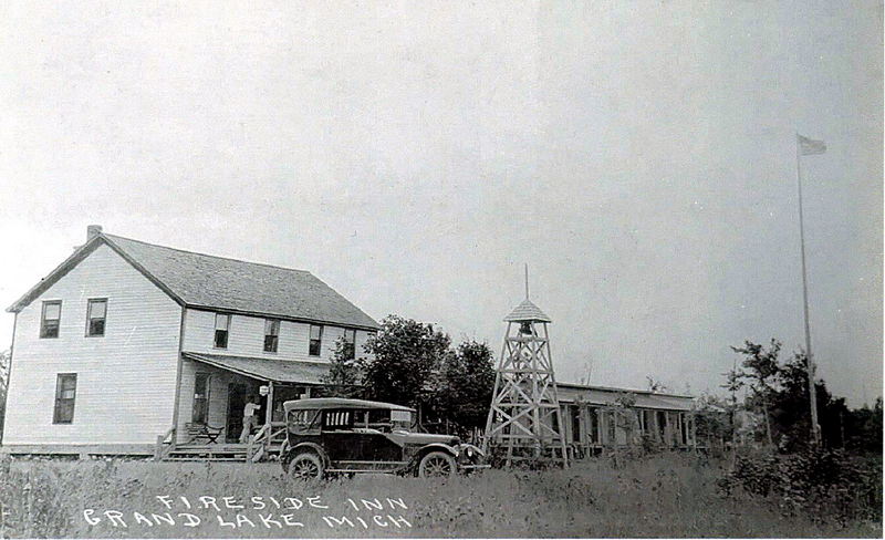 Fireside Inn - Vintage Postcard